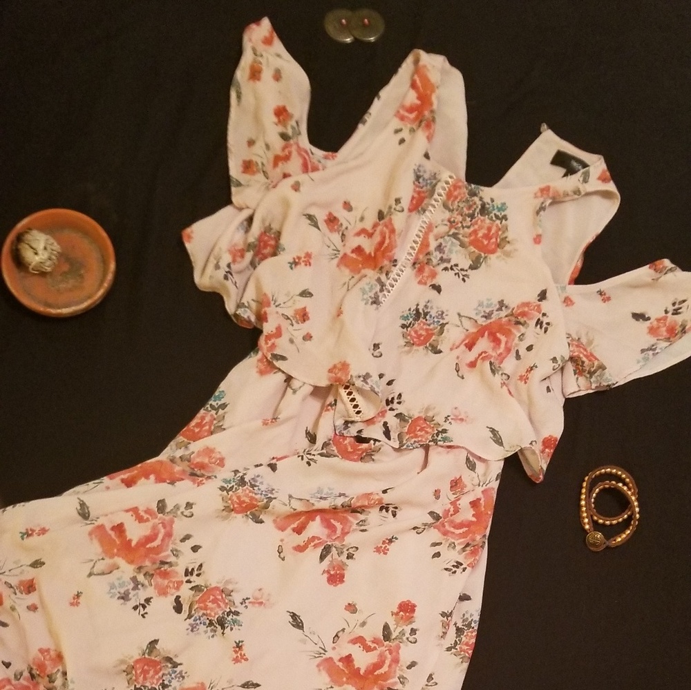 Dress - Picture 2 of 3